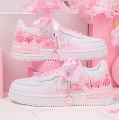 Sanrio Core Outfits, Paint Sneakers, Nike Rosa, Space Clothes, Stylish Watches For Girls, Sanrio Clothes, Clothes Teen, Aesthetic Sneakers, Outfits Anime