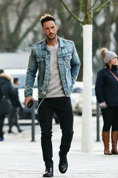 Man Street Style, Outfit Advice, Mens Fall Outfits, Mens Fashion Denim, Modern Mens Fashion, Mens Fashion Casual Winter, Mens Fashion Edgy, Jeans Outfit Casual