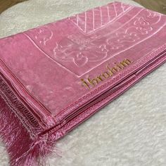 "✅ FREE SHIPPING OVER $35.00 TO USA ✅ Personalized Thick Padded Velvet Prayer Mat, Premium Quality Prayer Rug, Muslim Gift, Wedding Gift, Custom Prayer Mat, Custom Prayer Rug, Eid Gift, Ramadan Gift, Birthday Gift, Prayer Rug, Ramadan Kareem, Home Decor, Islamic Home Decor, Gift, Unique Gift,  Islamic Gift, Islamic Home Gift, Wedding gift, Religious Holiday Gift, Mother's Day Gift, Hajj Gift, Umrah Gift. ⚠️ Please consider the following points before ordering: ⚠️ * The patterns, thread color use Pink Prayer Mat, Prayer Mat Islam, Muslim Prayer Rug, Muslim Prayer Mat, Home Decor Islamic, Prayer Mat, Eid Gift, Ramadan Gifts, Cute School Supplies