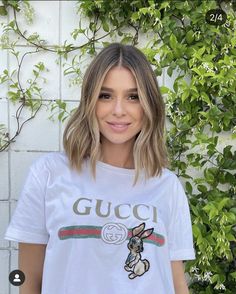 Blend Grown Out Highlights, Blonde Balayage On Dark Hair Bon, Bronde Balayage Short Hair Bob Cut, Bronde Balayage Long Bob, Center Part Long Bob, Summer Short Hair 2023, Blonde Bob Olive Skin, Dimensional Short Hair