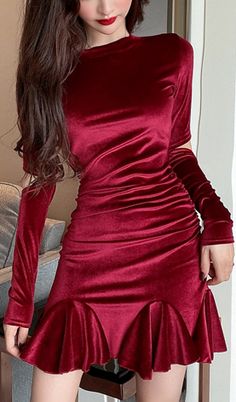 $39.90 - Dark red wine floral short elegant dress with cold elbow sleeves. This beautiful mini dress is bodycon tight fitted. For classy women, feminine teens and seductive lady. Perfect for club, night out, evening, and nightclub. Dark Red Homecoming Dresses, Homecoming Dresses Sleeves, Dresses Classy Elegant, Beautiful Mini Dresses, Elegant Dresses Short, Tight Mini Dress, Red Homecoming Dresses, Make Your Own Dress, 90's Fashion