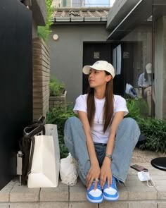 Korean Girl Fashion, Instagram Outfits, Mood Board Fashion, Pinterest Outfits, How To Pose, 가을 패션, Kpop Outfits, Casual Style Outfits, Fashion Poses