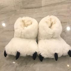 Bear Claw Slippers - Never Worn -Women’s (5-7) - I Have 2 Pairs Of These! Fun Holiday Gift Winter Hangout, Bear Claw Slippers, Big Slippers, Claw Slippers, Hidden Wardrobe, Fluffy Clothes, Cute Oc Outfits, Dinosaur Slippers, Holiday Slippers