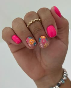 Biab Nail Design Spring, Summer Biab Nails 2023, Summer Gel Nails Ideas Short 2023, Summer Painted Nails, Summer Biab Nails Short, Spring Gel Manicure Ideas, Gel Nails Spring 2023, Beach Nails Vacation Simple Gel Short, Very Short Gel Nails Summer