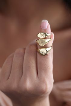 STANDARD ∙ SIGNET ∙ R I N G D E T A I L S A classic oval/circle ring with your actual handwriting/fingerprint   * Material: Sterling Silver, 14K Gold Filled , 14K Rose Gold Filled or 14K solid gold  (Gold Filled is made of thick 14k gold or rose gold layered on .925 sterling silver.) * Circle: 10mm * Petite Oval: 11x7mm * Standard Oval: 10x8mm This ring can be customized with your actual fingerprint or signature. Maximum 1-3 word on this necklace. You can send us the picture of handwriting via E Fingerprint Signet Ring, Signet Rings Women, Ring Styles, Silver Signet Ring, Circle Ring, Recycled Sterling Silver, Stackable Rings, Signet Ring, Mother's Day Gift