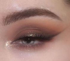 Different Makeup Aesthetics, Make Up Ideas Creative, Unique Eye Makeup, Eye Makeup Ideas, Pinterest Makeup