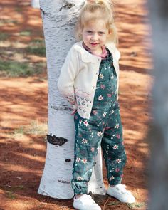 No matter where she goes in our Printed Muslin Overall Teal with Flowers, she'll be the best dressed kid there! In 100% cotton muslin, this one-piece overall features a sleeveless silhouette with ruffled straps, a squared neckline, and elastic ankles. Little buttons at each side make it easy to layer over a coordinating tee. Swimming Bathing Suits, Bathing Suit Top, Boy Accessories, Flowers Print, Best Dressed, Girls Prints