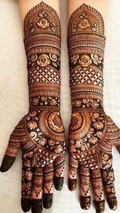 Mehndi Designs For Brides, Beautiful Simple Mehndi Design, Front Mehndi Design, New Bridal Mehndi Designs, Legs Mehndi Design, Mehndi Designs Bridal Hands, Very Simple Mehndi Designs, Engagement Mehndi Designs, Full Mehndi Designs