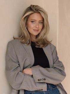 Hairstyle For Bob Haircut, Diane Lane Short Hair, Womens 90s Haircuts, Shoulder Length Hair Soft Layers, Short Brown Blowout, Classy Shoulder Length Haircut, Thick Hair Short Layers, Mid Length Bouncy Blow Dry, Lob No Layers