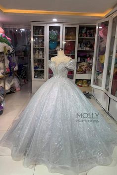 White Dresses Quinceanera, Prom Dresses Big Skirt, Big Prom Dress, Hogwarts Essentials, Powerpoint Party, Silver Glitter Dress, Silver Sparkly Dress, Quince Stuff, Beads Dress