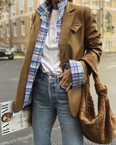 Plaid Shirt Outfit Fall, Winter Rainy Day, Winter Rainy Day Outfit, Fall Inspo Outfits, Rainy Day Outfit Ideas, Rainy Day Style, Rainy Day Outfits, Classic Work Outfits, Working Girl Style