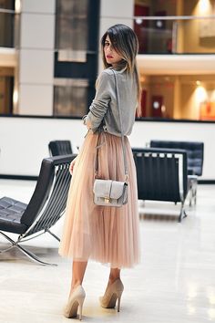 Tulle Outfit, Grey Sweater Outfit, Tulle Skirts Outfit, Tule Rok, Gonna In Tulle, Pink Tulle Skirt, Rock Outfit, Looks Street Style, Pink Tulle