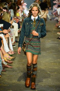 Teen Clothing Stores, Kids Fashion Show, Moda Chic, Fashion 101, Young Fashion, New Fashion Trends, Stylish Kids, Childrens Fashion, Preppy Style