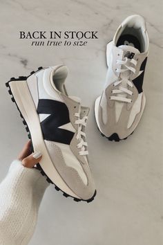 Nb Sneakers, Stylin By Aylin, Ultra Mini Uggs, Shoes New Balance, New Balance 327, Weekly Outfits, Most Comfortable Shoes, New Balance Sneakers, New Balance Women