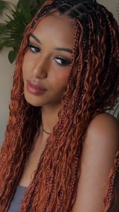 ELSA DESIREE on Instagram: "Ginger boho knotless braids! My new favourite boho braids ive done so far! Curly bundles are from @ywigs_official I used 2 curly bundles in the colour 350 and 2 bundles of synthetic braiding hair, also in colour 350. #ad #bohobraids #gingerbohobraids #knotlessboxbraids" Style Of Braids, Braids Loose Hair, Fall Braiding Hair Colors, 350 Boho Knotless Braids, Ginger Coloured Braids, Coloured Boho Knotless Braids, Box Braids Colours, Copper Hair Braids, Braids With Loose Hair