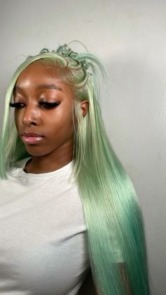 Black Wig With Colorful Highlights, Sweet Mint Wig, Mint Green Wig Install, Bright Wig Colors Black Women, Mint Wigs For Black Women, Colored Wig Ideas Black Women, Emerald Green Wigs Black Women, Black Girls With Colored Wigs, Wig Color Combos