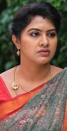 Rachitha Mahalakshmi, Big Nose Beauty, Beautiful Horses Photography, Grace Beauty, Beautiful Lips, Gold, Quick Saves