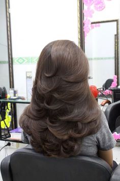 #butterfly #hair #hairstyles #haircut #brunettestyle #blackhairstyles Big Blowout Hair, Blow Outfit Hair, Hair Cut Ideas, Butterfly Cut, Hairstyles For Layered Hair, Blowout Hair, Haircuts For Medium Hair, Haircuts Straight Hair, Hair Stylist Life