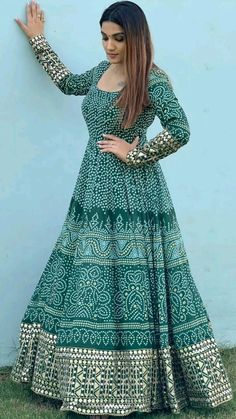 Bandhani Dress Pattern, Bandhani Dress, Long Gown Design, Long Kurti Designs, Long Dress Design, Saree Designs Party Wear, Dress Design Patterns, Beautiful Dress Designs