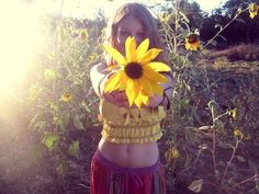 flower child Aquarius Mother, Hippie Aesthetic, Mazzy Star, Hippie Life, I'm With The Band, Flower Child, Photography Inspo, Love And Light, Peace Love