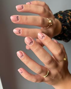 Dot Nail Art, Minimalist Nail Art, Lines On Nails, Short Nail Designs