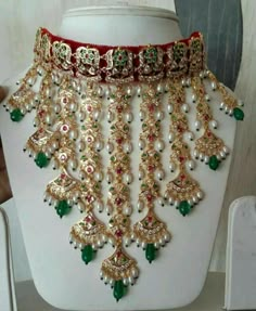 Dulhan Set Jewelry, Talwar Jewellers, Rajput Jewellery, Bridal Necklaces, Bridal Jewellery Design, Jewelry Set Design, Gold Bridal Jewellery Sets, Wedding Jewellery Collection