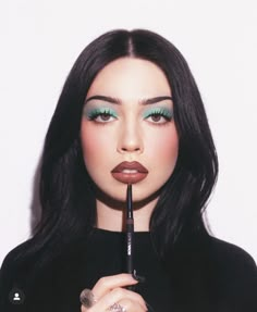 Dark Glamour Makeup, Natural Eye Looks, Green Eyes Black Hair, Maquillage On Fleek, Mekap Mata, 20 Makeup, Retro Makeup, Smink Inspiration, Dope Makeup