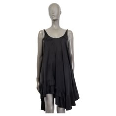 100% authentic Stella McCartney sleeveless mini dress in black rayon (79%) and silk (21%). Features an asymmetrical silhouette, loose fit and accordion pleated hem. Unlined. Shows some faint stains overall in excellent condition. Measurements Tag Size 38 Size XS Bust 100cm (39in) to 134cm (52.3in) Waist 122cm (47.6in) to 160cm (62.4in) Hips 160cm (62.4in) to 220cm (85.8in) Length 67cm (26.1in) All our listings include only the listed item unless otherwise specified in the description above. Asymmetrical Clothing, Find My Style, Baby Doll Dress, Nct Memes, Fashion Archive, Black Clothing, Sleeveless Mini Dress, Mini Dress With Sleeves, Waist Dress