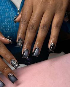 Grey Short Acrylic Nails, Black And Silver Nails Square, Black And Silver Nails Acrylic Square, Short Square Acrylic Nails Vivienne Westwood, Cool Nail Inspo 2024 Square, Black And Silver Nails Short Square, Punk Nails Acrylic, Gothic Nails Short Square, Acrylics Nails