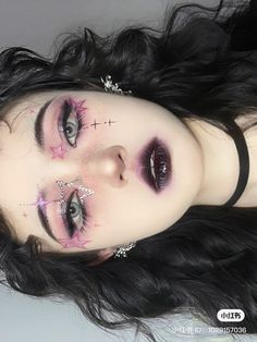 Pastel Punk Makeup, Artist Makeup Looks, Goth Pink Makeup, Space Makeup Looks, Full Face Makeup Ideas, Stars Makeup, Calm Background, Extra Makeup, Lavender Makeup