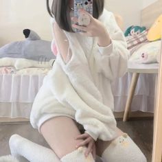 Süße süße Schafohr-Kapuze
 
🌸💖 Bleiben Sie warm und liebenswert mit unserem süßen Kapuzenpullover mit Schafsohren! 🐑🧥 Umarmen Sie die Kawaii-Ästhetik und verleihen Sie Ihren gemütlichen Outfits einen Hauch von Niedlichkeit. Die verspielten Schafsohren-Details lassen diesen Kapuzenpullover hervorstechen und zaubern Ihnen ein Lächeln ins Gesicht. Er wurde entwickelt, um Sie an kühlen Tagen warm zu halten und bietet sowohl Stil als auch Komfort. Er ist aus hochwertigen Materialien gefertigt, sorgt für Haltbarkeit und gibt Ihnen ein behagliches und behagliches Gefühl. Die Kapuze bietet zusätzliche Wärme und schützt Sie vor Wind, während die geräumige Kängurutasche einen praktischen Ort bietet, um Ihre Hände aufzubewahren oder kleine Gegenstände zu tragen. Egal, ob Sie ihn für zwanglose Au Off Shoulder Hoodie, Sheep Ears, Gothic Punk Fashion, Kawaii Store, Cute Lamb, Cozy Outfits, Style Kawaii, Harajuku Outfits, Cute Sheep