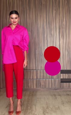 Pink And Red Dress Color Combos, Fuchsia And Red Outfit, Fuchsia Pants Outfit Color Combos, Red And Pink Color Block Outfit, Pink Colour Blocking Outfit, Fusha Outfits, Fuchsia Outfit Ideas Color Combos, Hot Pink And Red Outfit, Red Color Blocking Outfits