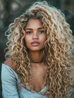 Explore Stunning Long Curly Hairstyles for Every Occasion Natural Long Wavy Hair, Big Blonde Curls, Long Permed Hairstyles, Natural Curly Blonde Hair, Big Curly Hairstyles, Strawberry Blonde Curls, Blonde Curly Hair Natural, Long Curly Blonde Hair, Big Wavy Hair