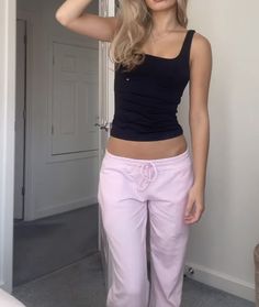 Pink Sweat Pants Outfits, Rosa Sweatpants Outfit, Summer Outfits Long Pants, High Waisted Sweatpants, Bottom Workout, Lazy Day Outfits, Drawstring Jogger, Summer Outfit Inspiration