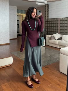 Burgundy Boots Outfit, Burgundy Outfit, Office Professional, Style Clothes, Cool Street Fashion, Autumn Outfit, Colourful Outfits, Looks Style