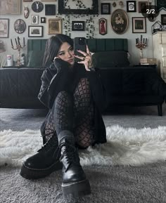 Goth Casual Outfits, Goth Street Style, Metal Outfits, Gothic Fashion Casual, Goth Alternative Fashion, Outfit Poses, Witch Clothing, Goth Fits, Alt Outfits