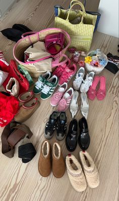 Shoes Collection Aesthetic, Shoe Collection Aesthetic, Swag Shoes, Pretty Shoes, Dream Shoes, Fashion Killa, Cute Shoes