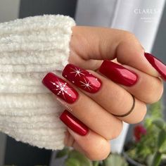 Holiday Nails Winter Christmas Red, Sparkle Christmas Nails, Christmas Nails Design Holiday, Red Xmas Nails, Trendy Holiday Nails, Red Christmas Nail Designs, Red Sparkle Nails, Christmas Nail Designs Holiday, Christmas Nail Art Ideas