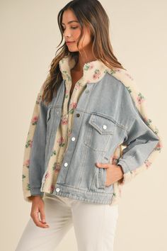 Kelly Jacket Floral shearling and denim jacket. Color: cream Light wash denim Contrast floral sherpa Zipper front closure Collared neck Front pocket details Model is wearing a size Small Denim Oversized Jacket, Fleece Denim Jacket, Corset Crop Top, Crop Top Sweater, Oversized Jacket, 70 Dress, Cute Simple Outfits, Zip Up Jacket, Light Wash Denim