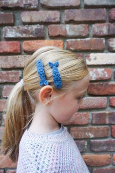 Add a pop of fun to your hair with our Hand Crocheted Hair Clip! 🍉🌼 Made from 100% organic cotton and botanically dyed yarns, this clip is both stylish and sustainable. The printed cotton-wrapped snap clips ensure a secure hold while you rock this playful accessory. 🌿👱‍♀️🌸 Perfect for both kids and adults Handmade by artisans in Peru Not recommended for children under 3 years Crochet Hair Tie, Crochet Hair Clips, Cotton Hair, Snap Clips, You Rock, Crochet Hair Styles, Crochet Ideas, Yarn Dyeing, Hand Crochet