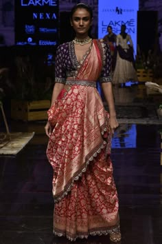 डिजाइनर कपड़े, Miroslava Duma, India Fashion Week