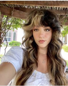 Shag Peekaboo Hair, Wolf Shag Long Hair, Brown And Blonde Shag Hair, Shag Haircut In Ponytail, Shag Hair Color Ideas, Shullet Hairstyles Long, Dyed Shag Hair, Layered Hair With Bangs, Shaggy Long Hair