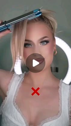 Simple Business Hairstyles, Middle Split Hairstyles, Hot Summer Day Hairstyles, Hair Hacks Videos, Hairstyling Tips, Natural Hair Videos Tutorials, Hair Tutorials Videos, Tutorial Hair