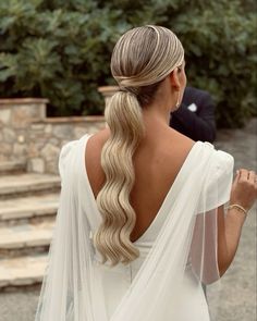 High Ponytail With Veil Brides, Bridal Hair With Accessories, Braidsmade Hairstyle, Ponytail Hairstyles Tutorial, Peinados Hair Styles, Formal Hairstyles For Long Hair, Long Shiny Hair, Guest Hair, Dark Roots Blonde Hair