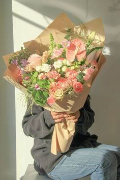 FLOWERS Fresh Floral Bouquets, Flowers Gifts Aesthetic, Bouquet Of Flowers Pastel, Pastel Colour Bouquet, Floral Designer Aesthetic, Soft Flower Bouquet, Large Floral Bouquets, Wrapped Floral Bouquets, Bouquet Of Flowers Orange