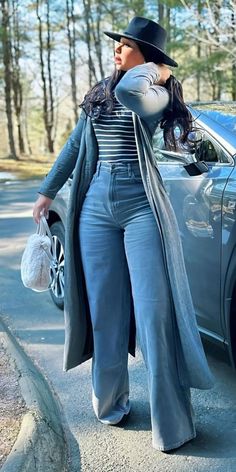 Elegant Jeans Outfit Classy, Classy Chic Outfits, Set Yourself Free, Denim Jeans Outfit, Trends 2025, Winter Fashion Outfits Casual, Denim On Denim, Elegante Casual