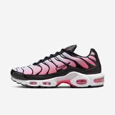 Let your attitude have the edge. With a Tuned Air experience that offers premium stability, unbelievable cushioning and classic wavy design lines inspired by nature, the Air Max Plus lets you celebrate your defiant style in comfort. Tns Nike, Nike Fashion Shoes, Wavy Design, Pink Things, Nike Vapormax, Nike Air Max Tn, Fantasy Closet, Air Max Women, Black Shoes Women