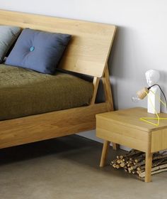 Oak Air Bed - 2 Sizes Ethnicraft - BEAM // Design Store Ethnicraft Bed, Bed Design Ideas, Oak Bedside Tables, Oak Beds, Прикроватные Тумбочки, Bed Design Modern, Air Bed, Solid Wood Bed, Hamptons Style