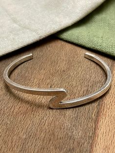 Measurement: 19 cm   Metal Purity: 925 Markings: 925 Weight: 10 Grams Bangle Bracelet, Arm Band, Favorite Jewelry, Bangle Bracelets, 925 Silver, Vintage Jewelry, 1970s, Bangles, Accessory Gift