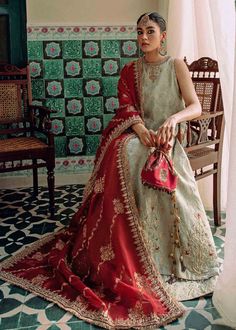 Red Dupatta, Zara Shahjahan, Desi Dress, Lehenga Dupatta, Lehenga Red, Pakistani Formal Dresses, Green Lehenga, Iranian Women Fashion, Desi Clothes